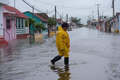 Тропическа буря „Зета“ се насочва към полуостров Юкатан